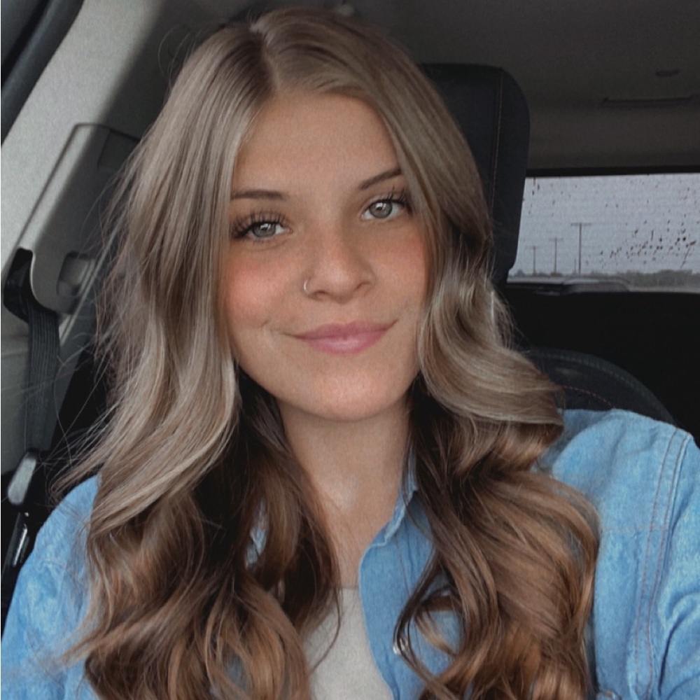 Meet your Posher, Brooke